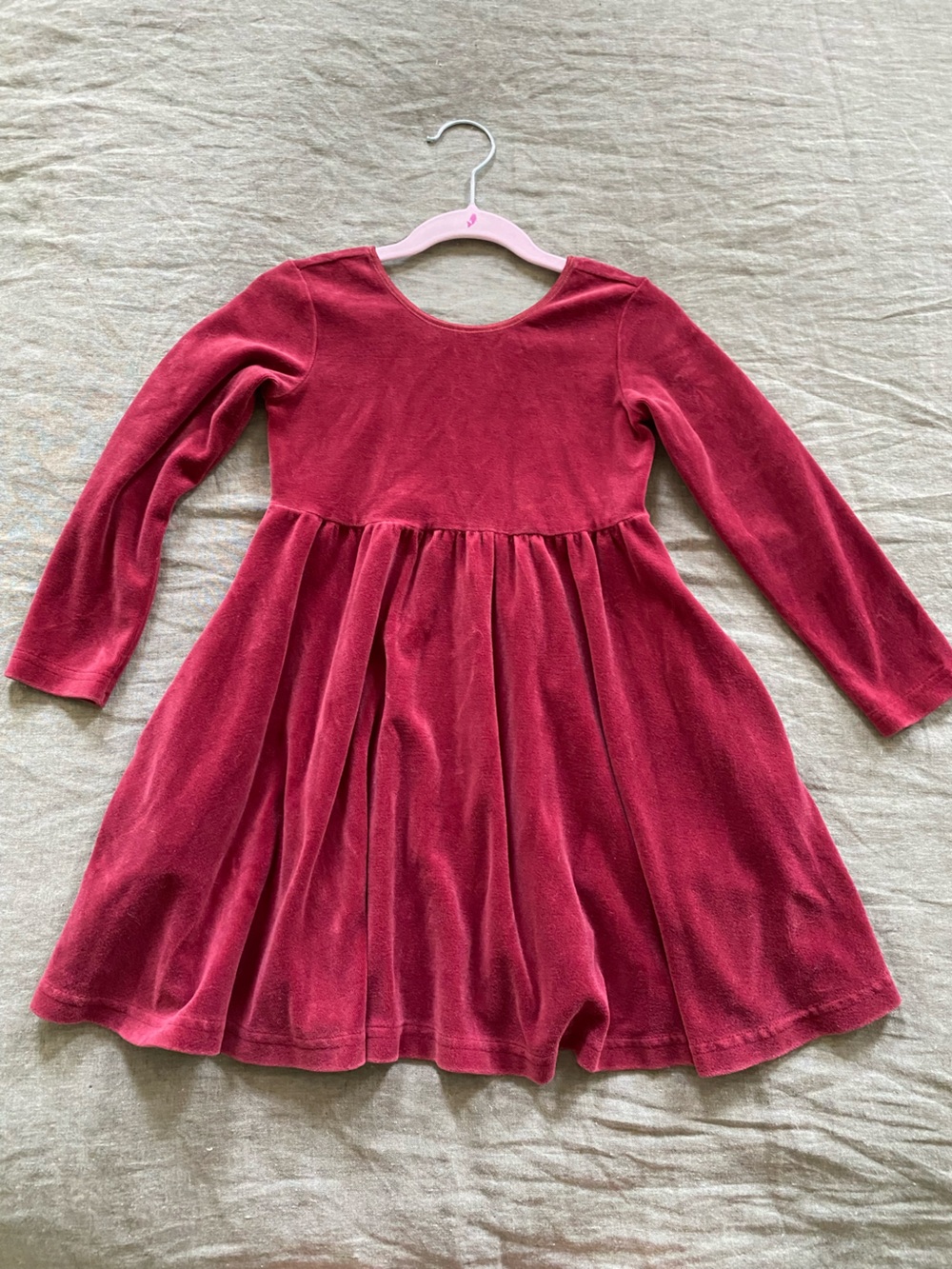 Hanna Andersson Girls' Long-Sleeve Velvet/velour Dress, size 4.